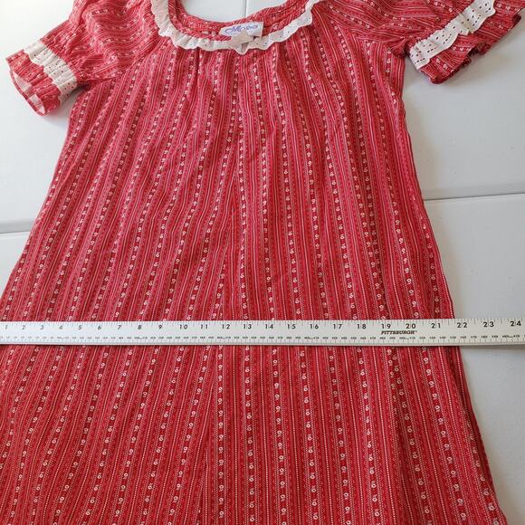 Mako Hawaii Dress Womens 10 Red White Muumuu Eyelet Ruffle Maxi Style 6947 - Picture 6 of 12
